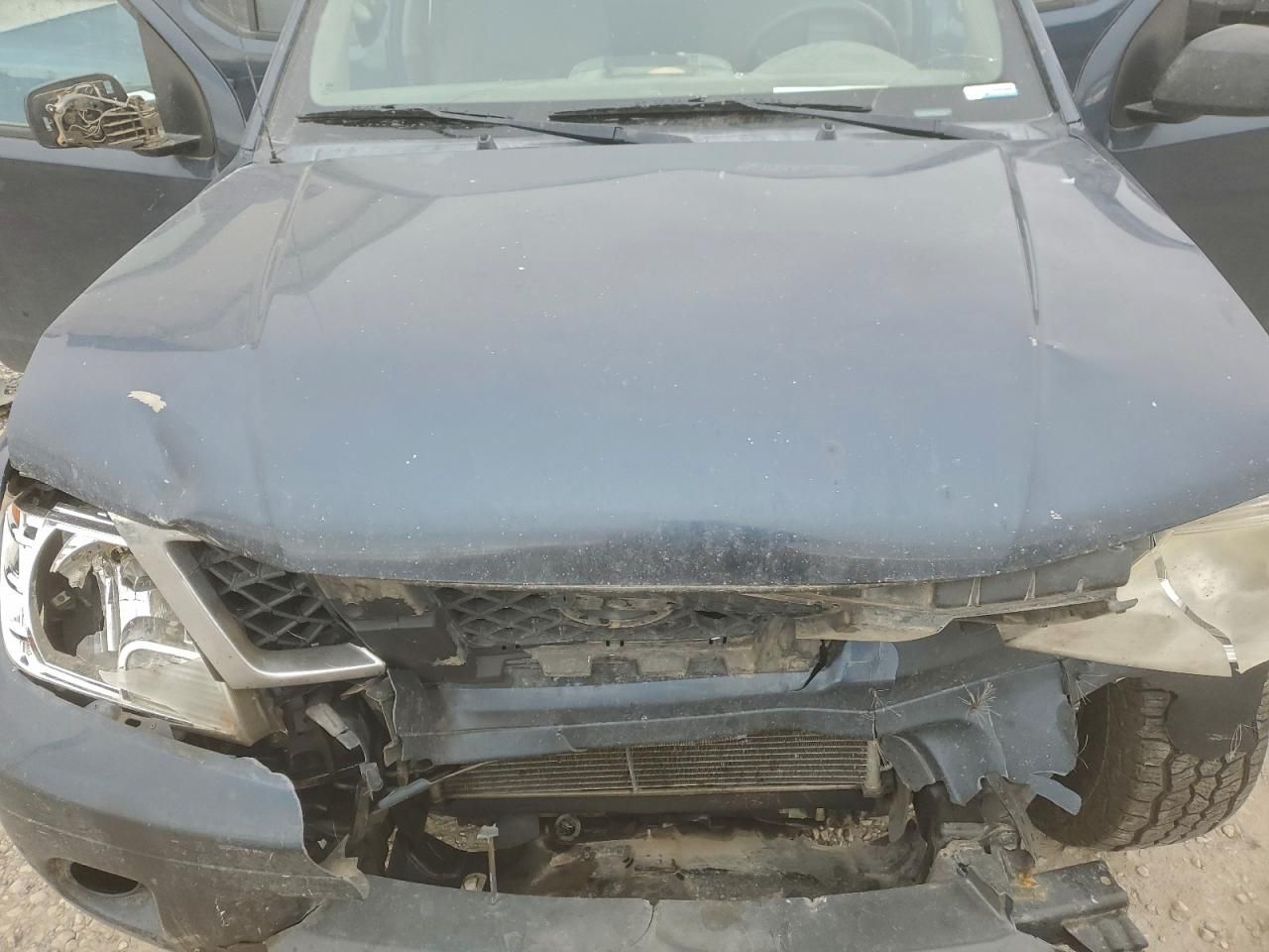 2016 Nissan Frontier s