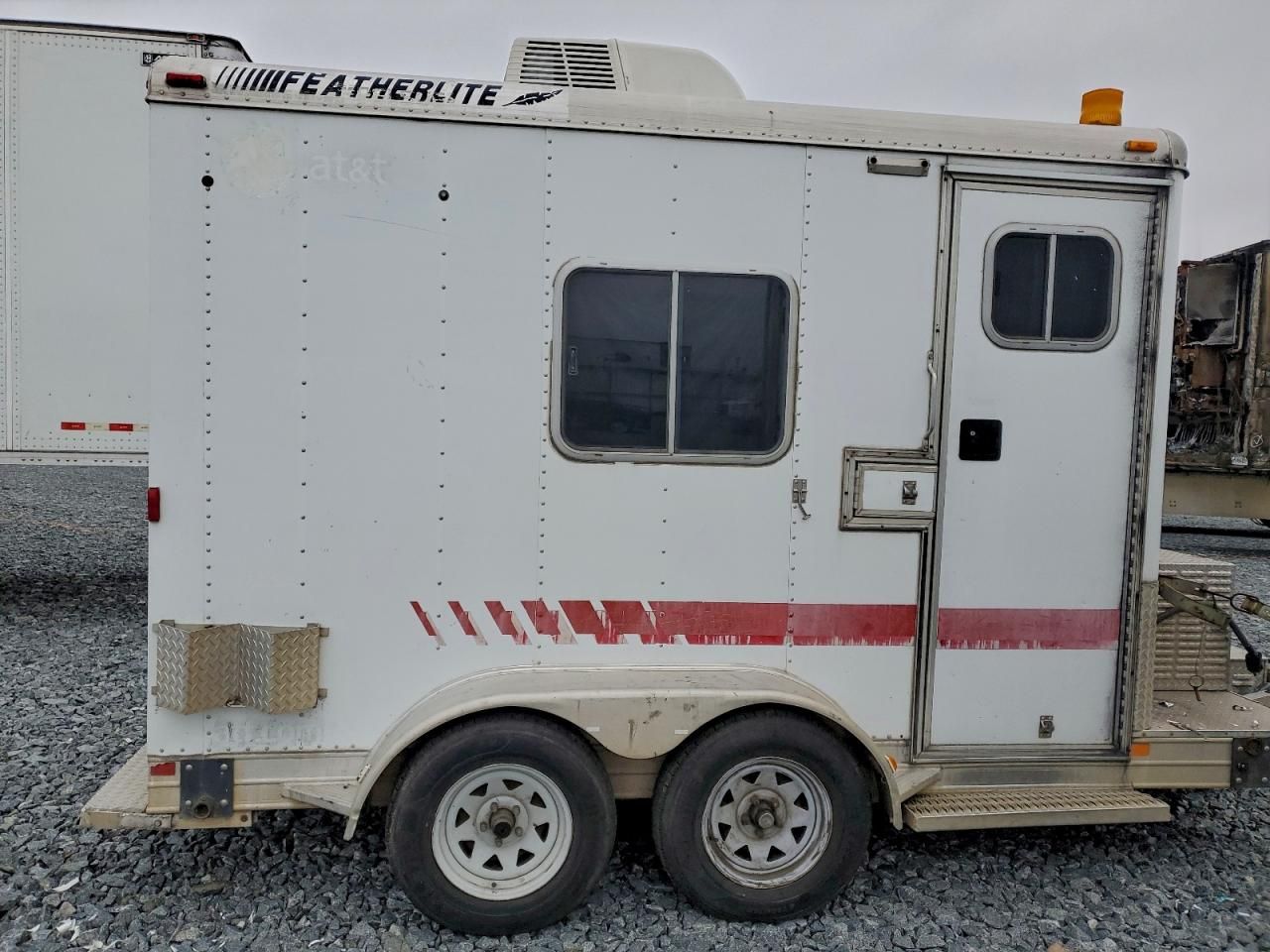 2000 Featherlite Mfg Inc 2000 Featherlite Fiber Optic Splicing Trailer