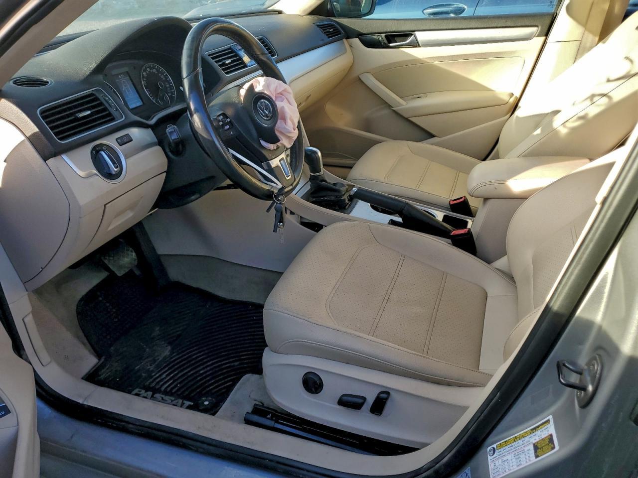 2013 Volkswagen Passat se