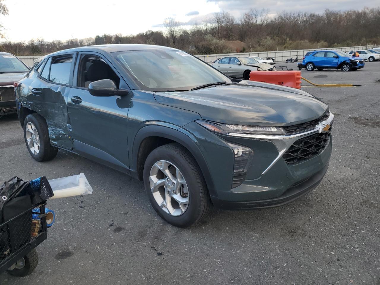 2025 Chevrolet Trax ls