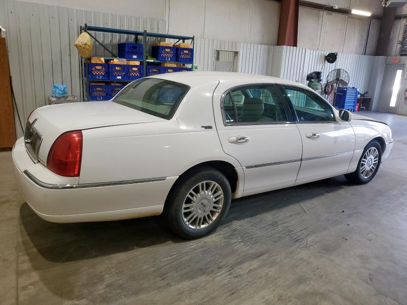 2009 Lincoln Town car Signature Limited