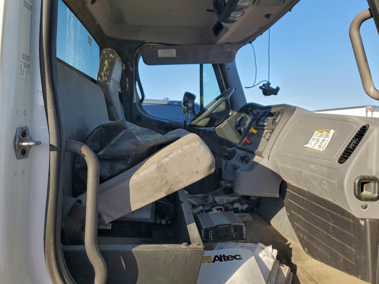 2022 Freightliner Business Class M2 Bucket Truck