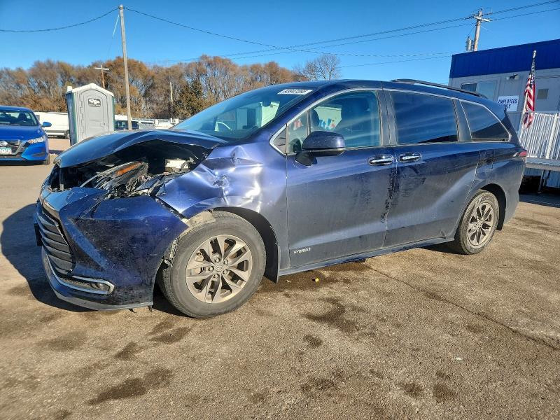 2021 Toyota Sienna xle