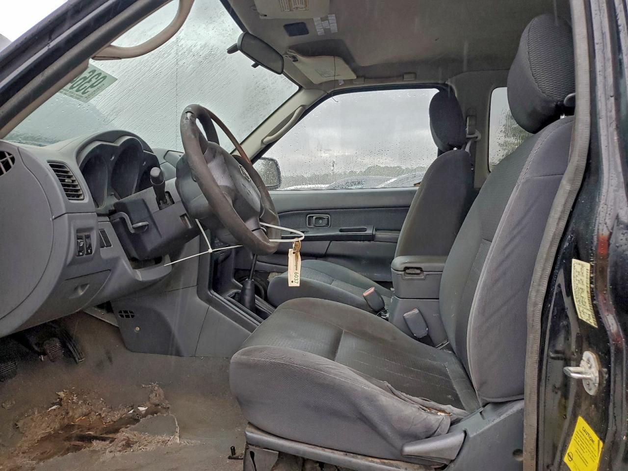 2004 Nissan Frontier Standard