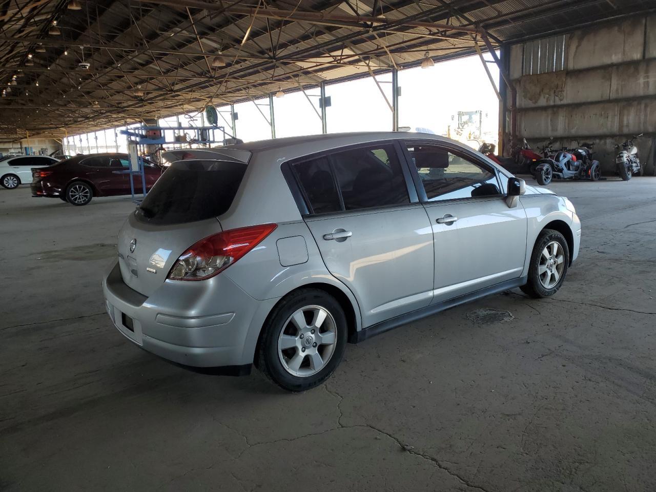 2012 Nissan Versa s