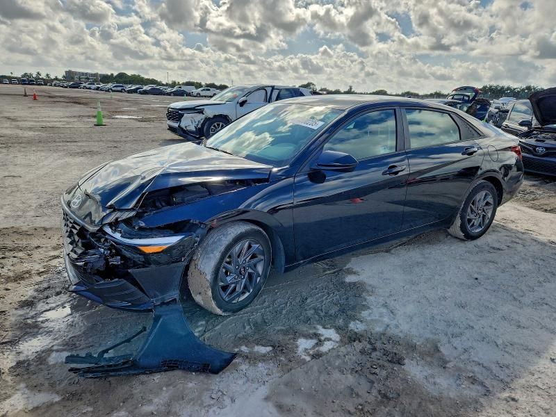 2024 Hyundai Elantra sel