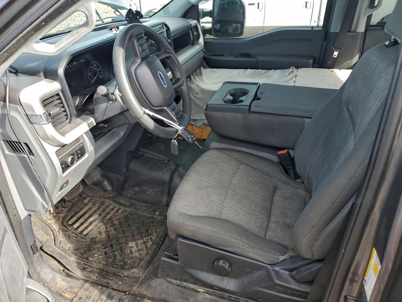 2024 Ford F350 Super Dutiy Truck Cab AND Chassis