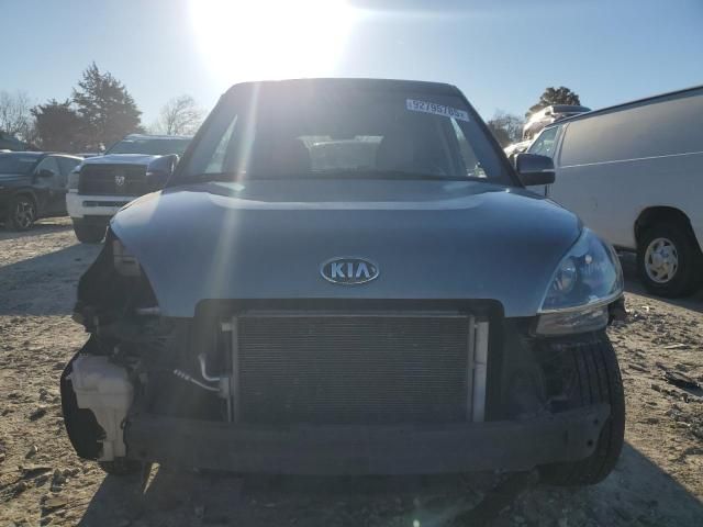 2013 KIA Soul +