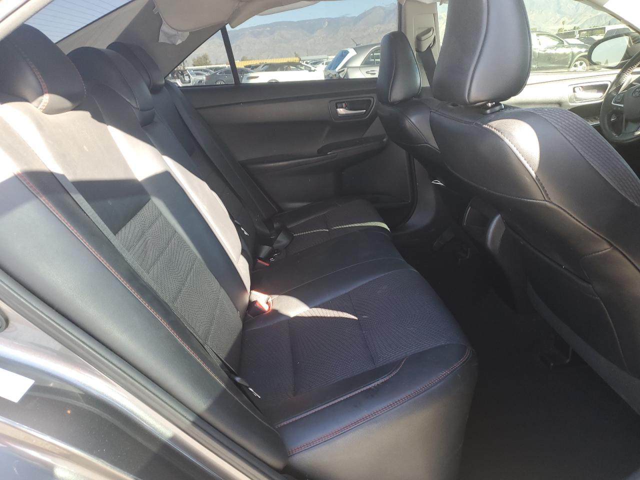 2016 Toyota Camry le