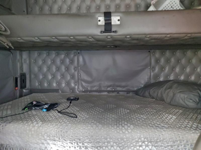 2007 Kenworth W900 Semi Truck