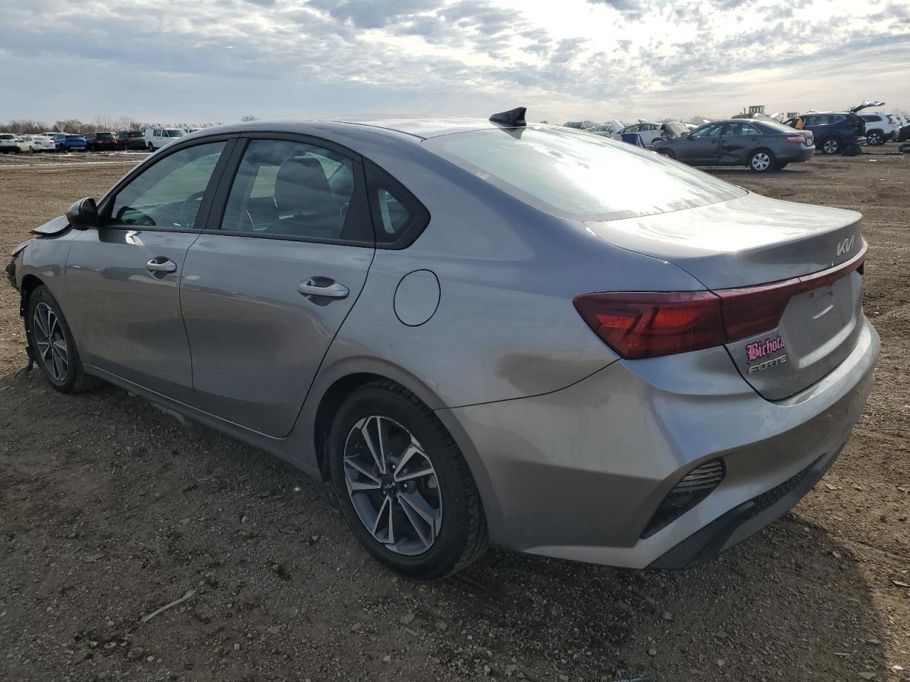 2023 KIA Forte lx