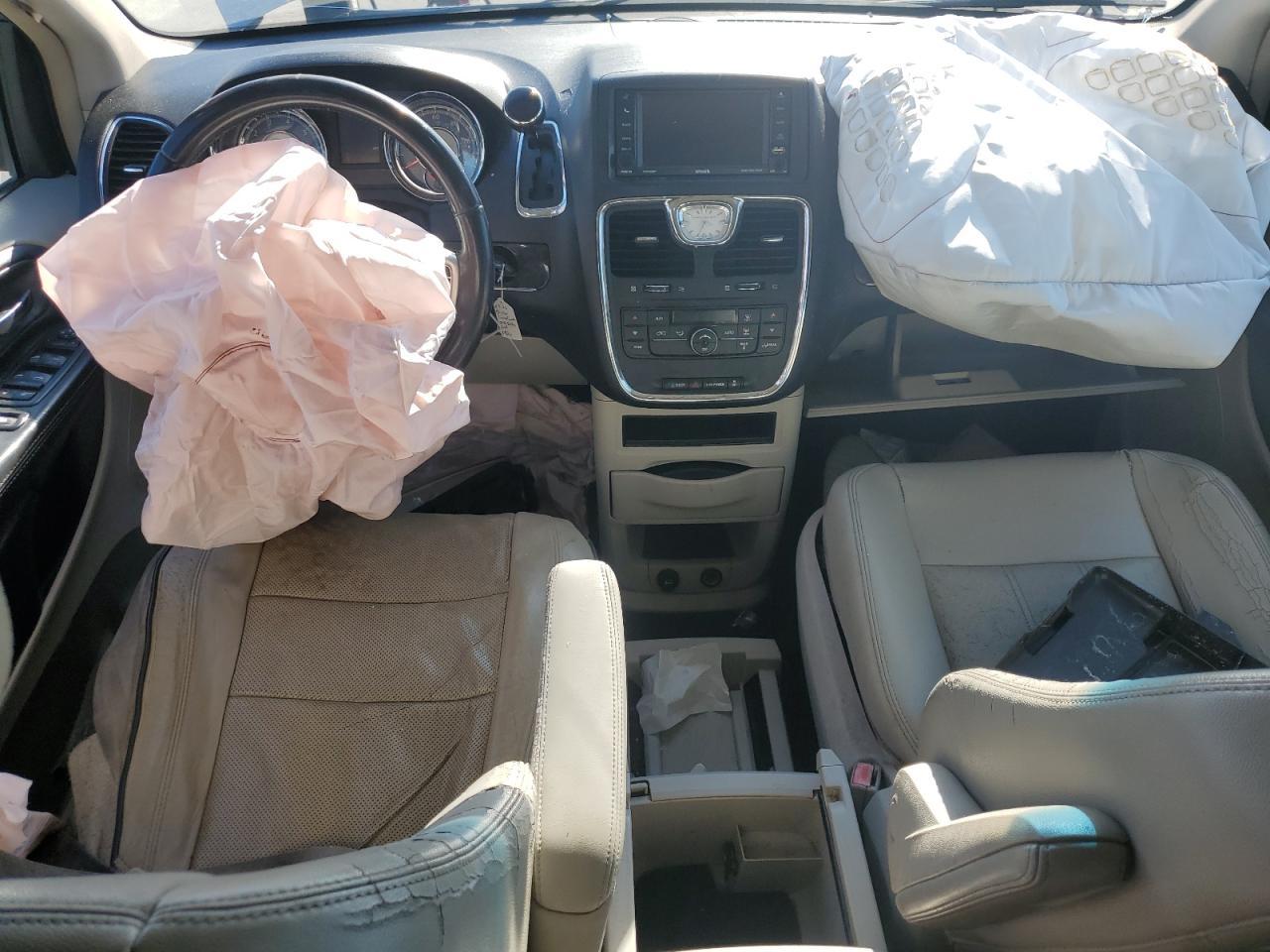 2014 Chrysler Town & Country Touring