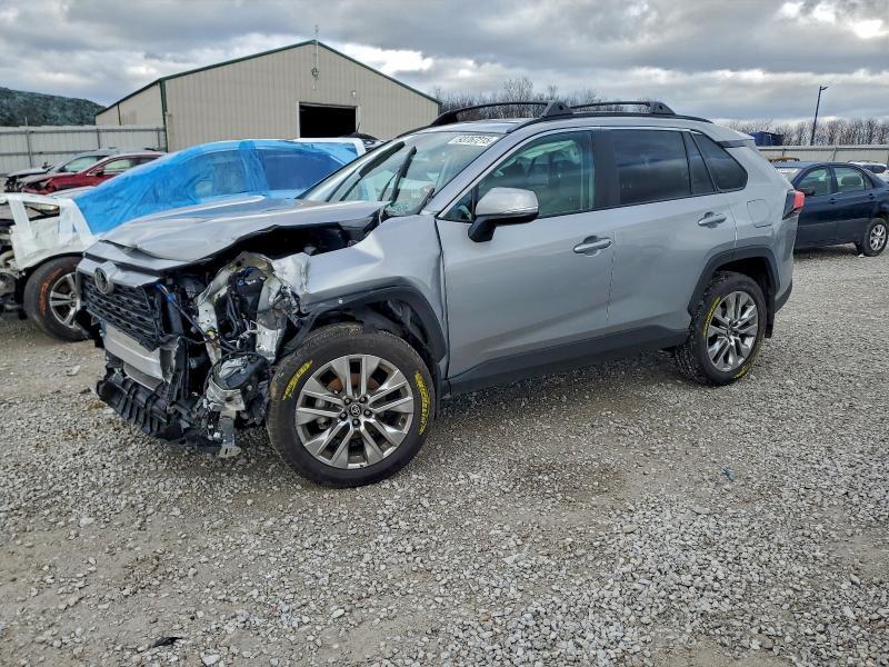 2025 Toyota Rav4 xle Premium