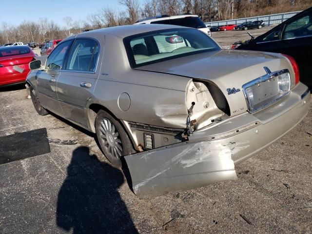 2005 Lincoln Town Car Signature