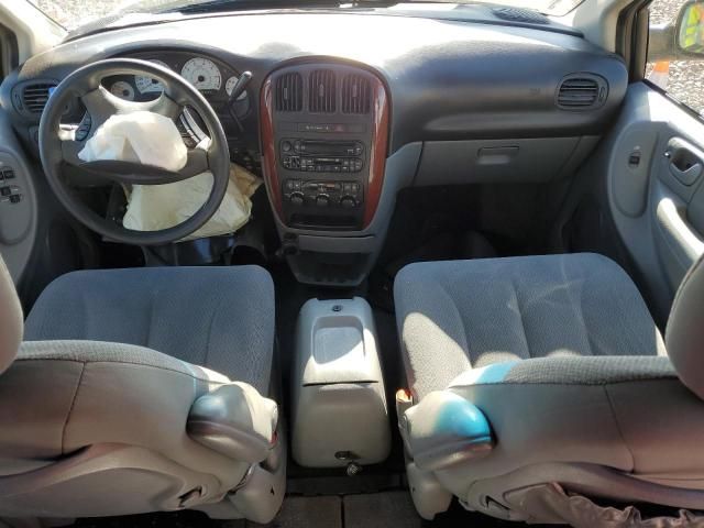 2005 Chrysler Town & Country LX