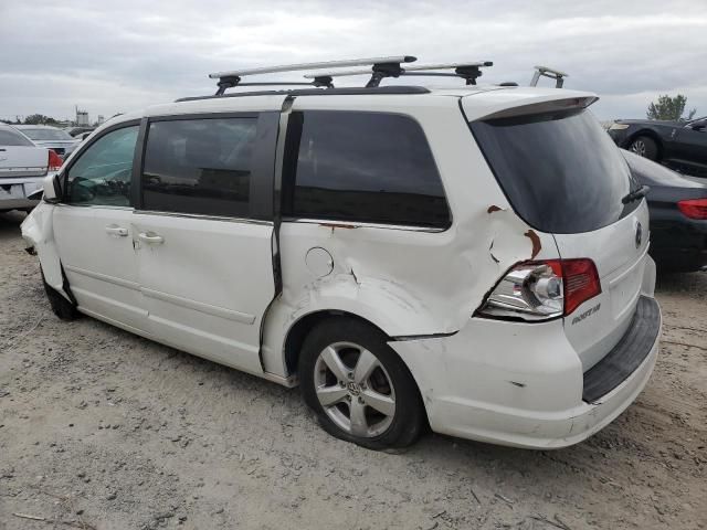 2011 Volkswagen Routan SE