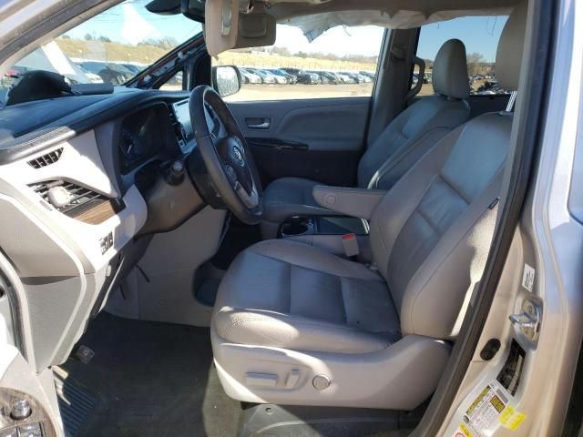 2018 Toyota Sienna XLE