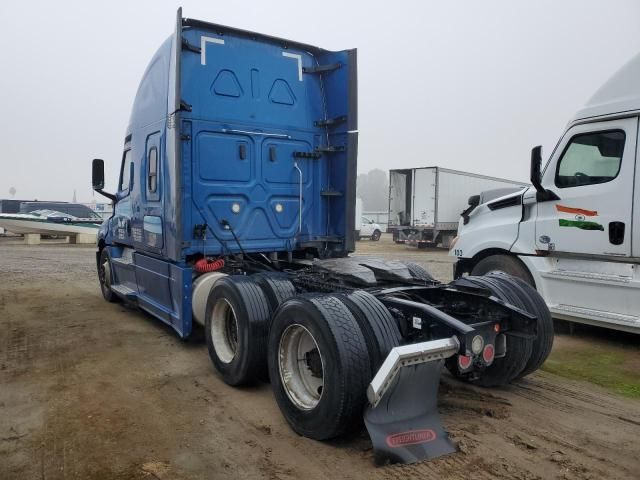 2020 Freightliner Cascadia 126