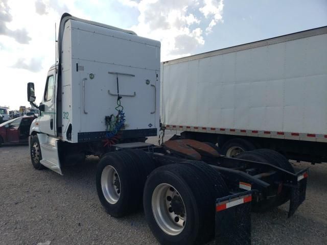 2014 Freightliner Cascadia 113