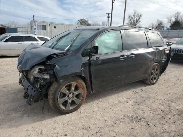 2015 Toyota Sienna Sport