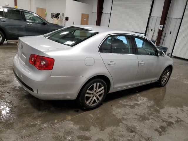 2005 Volkswagen New Jetta 2.5L Option Package 1