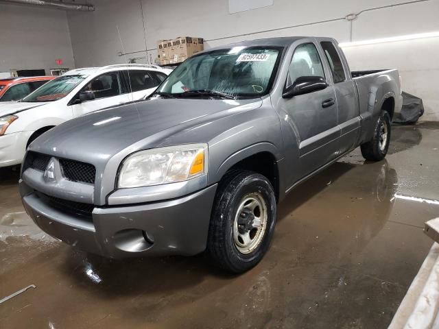 2008 Mitsubishi Raider LS