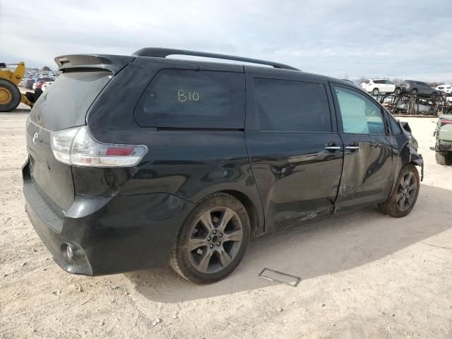 2015 Toyota Sienna Sport