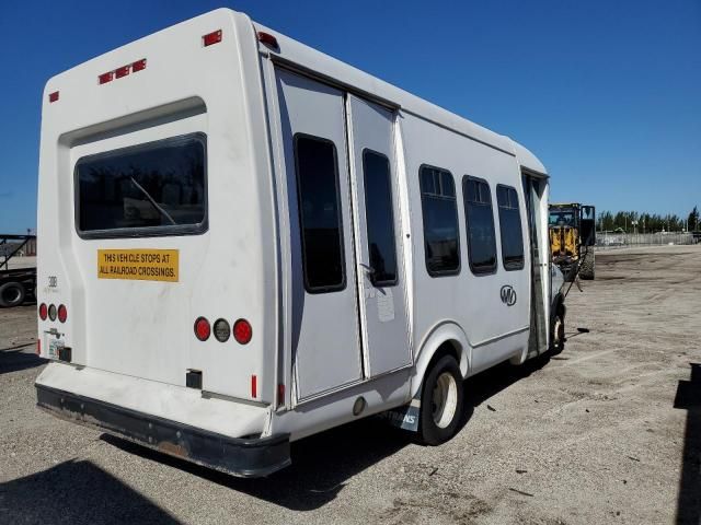 2006 Ford Econoline E450 Super Duty Cutaway Van