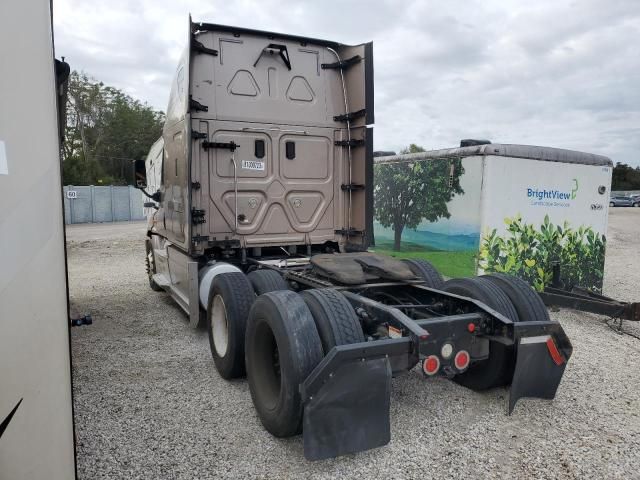 2017 Freightliner Cascadia 125