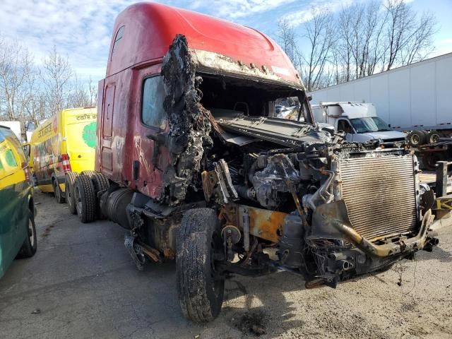 2020 Freightliner Cascadia 126