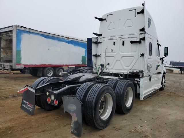 2019 Freightliner Cascadia 126