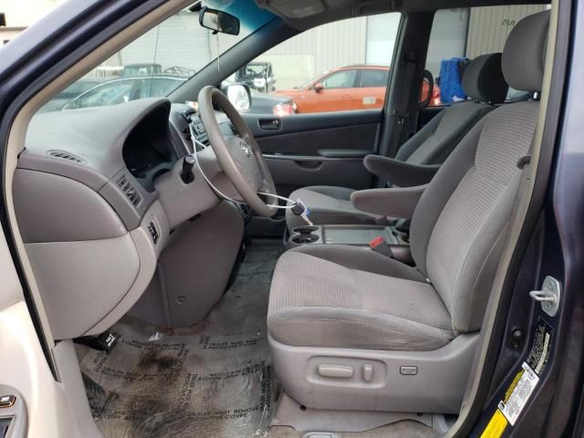 2006 Toyota Sienna CE