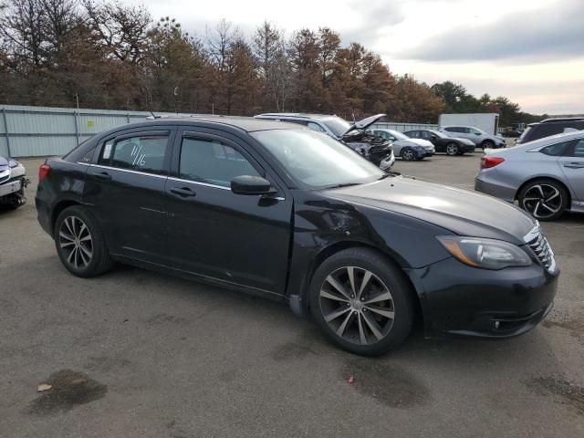 2013 Chrysler 200 Touring