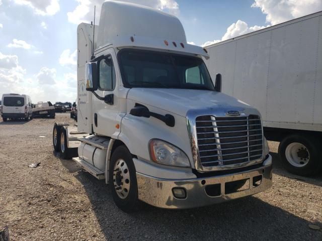 2014 Freightliner Cascadia 113