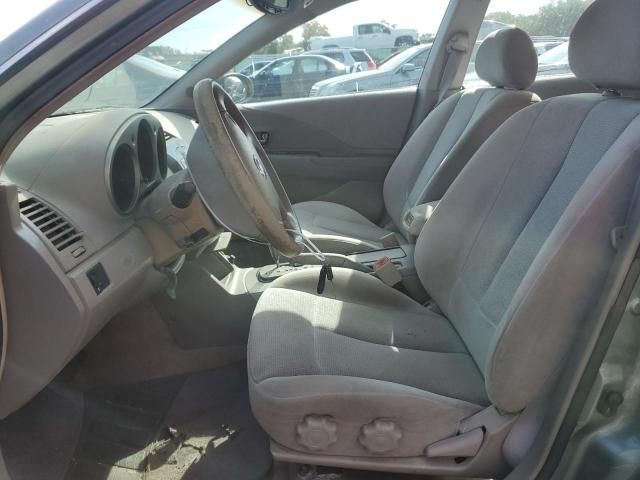 2004 Nissan Altima Base