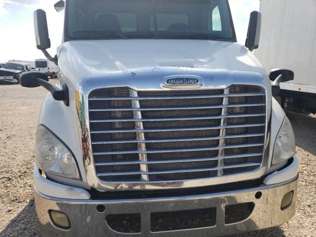 2014 Freightliner Cascadia 113