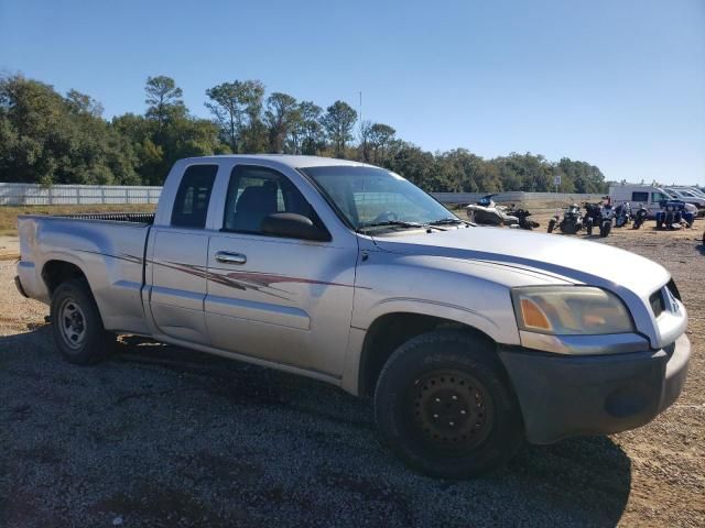 2006 Mitsubishi Raider LS
