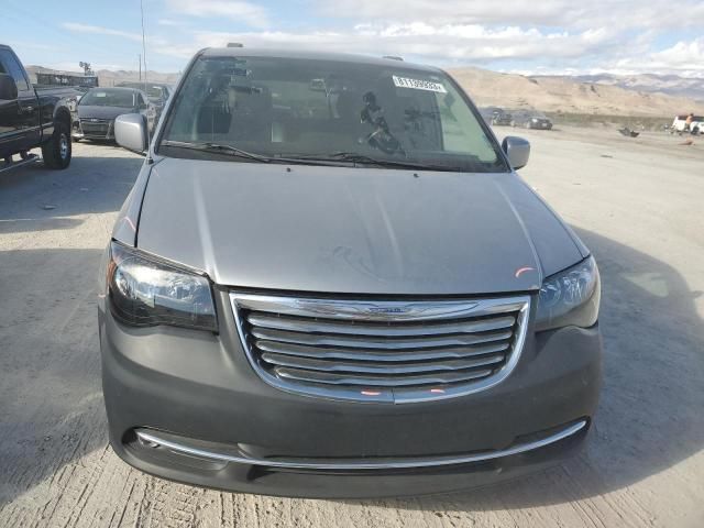 2016 Chrysler Town & Country Touring