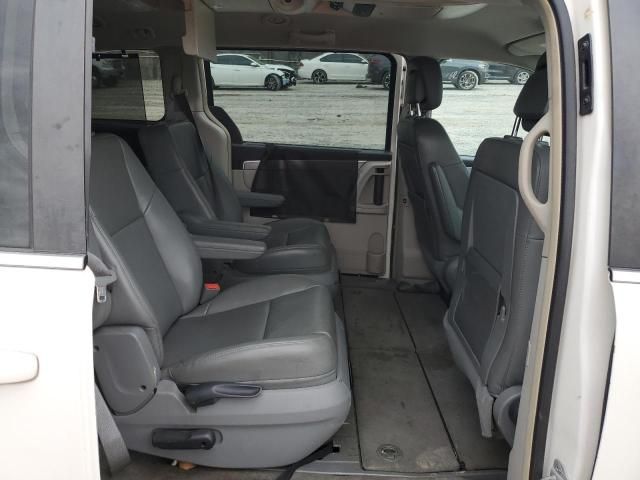 2011 Volkswagen Routan SE