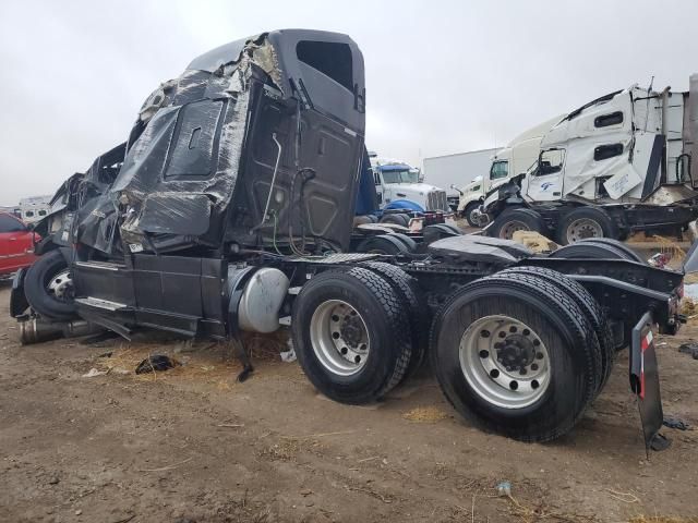 2020 Freightliner Cascadia 126