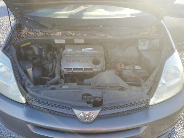 2005 Toyota Sienna CE