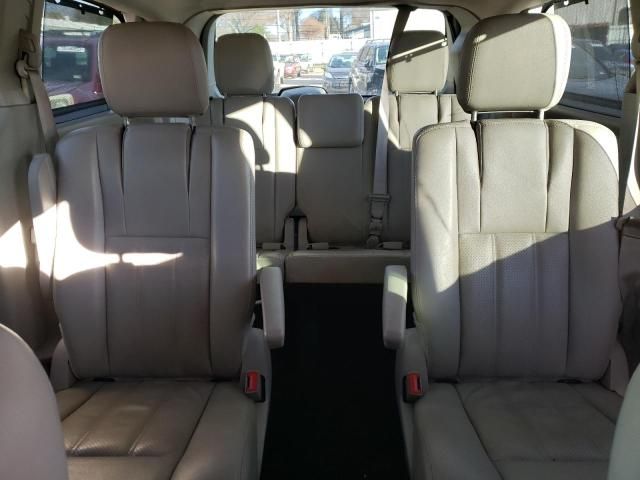 2013 Chrysler Town & Country Touring L