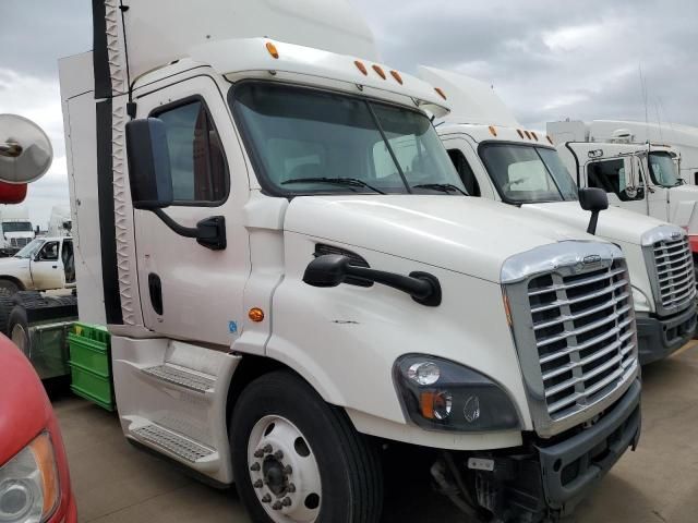 2015 Freightliner Cascadia 113