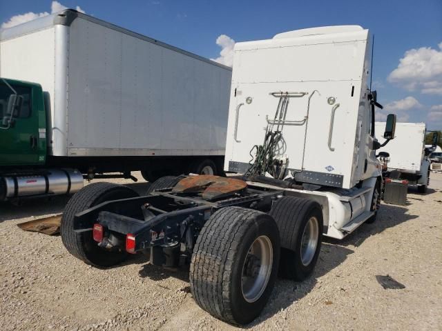 2014 Freightliner Cascadia 113