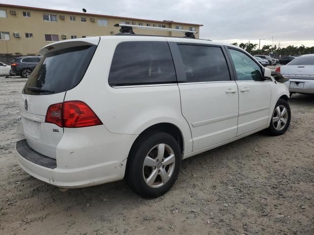 2011 Volkswagen Routan SE