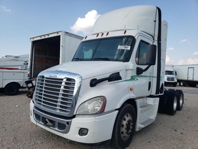 2014 Freightliner Cascadia 113