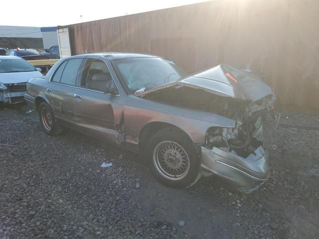 2002 Ford Crown Victoria LX