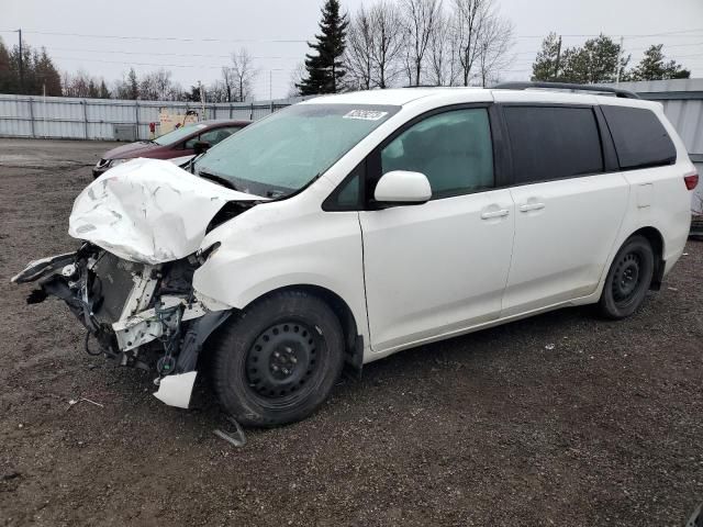 2017 Toyota Sienna LE