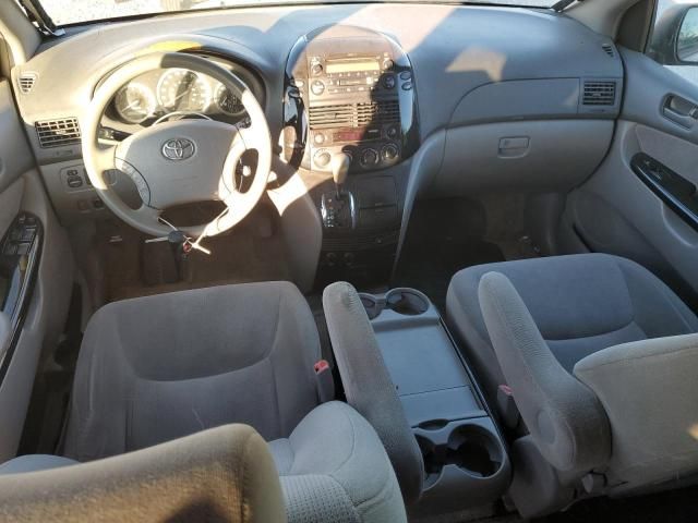 2005 Toyota Sienna CE