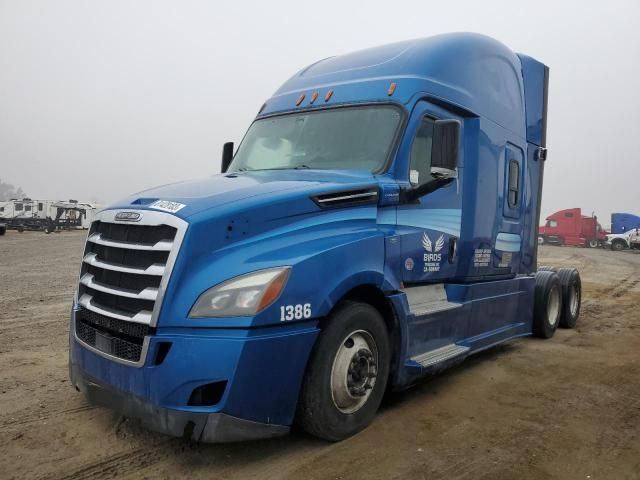 2020 Freightliner Cascadia 126